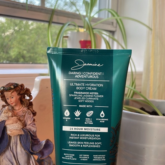 BBW Disney Princess Jasmine Ultimate Hydration Body Cream 8oz - Picture 2 of 2